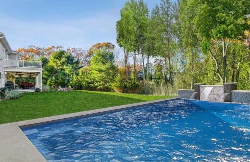 North Sea House | New Construction Modern Luxury Retreat w 6 Beds