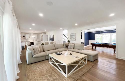 North Sea House | New Construction Modern Luxury Retreat w 6 Beds