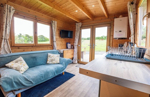 Helperthorpe House | New Cosy Lodge - Self Contained In Rural Location