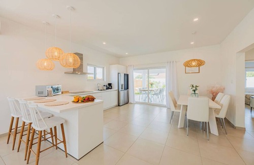 Shiribana House | NEW | Cozy, BBQ, Spacious Outdoor, Pool, 6 Sleeps