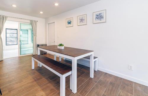 Crystal River House | NEW Cozy House 5 Min Three Sisters Springs