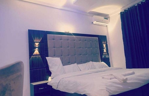 Jos Hotel | New Diamond Suites and Apartment Jos