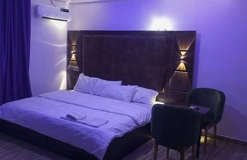 Jos Hotel | New Diamond Suites and Apartment Jos
