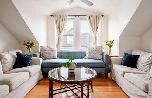Salem Apartment | NEW! Family-Friendly Getaway -1 Mi to Dtwn Salem!