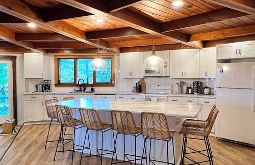 Bristol Hills House | NEW! Finger Lakes Mtn Retreat~Game Room~4BR/4BA~Family & Pet Friendly
