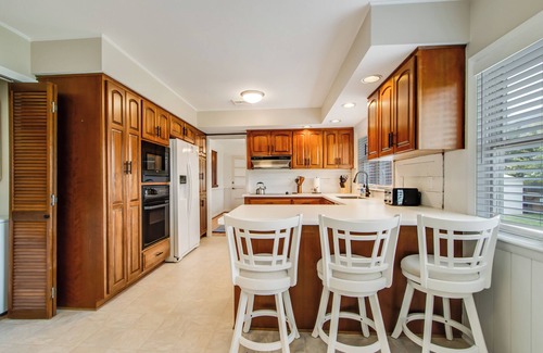 Rehoboth Beach House | NEW-Flip Flop Hideaway-oceanside, 4.5 blocks to beach, dog-friendly, sleeps 14