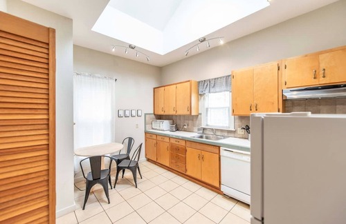 Austin Ave. House | New Gathering Place on Columbus