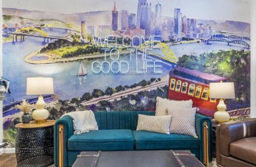 South Oakland House | NEW Gorgeous 4bd near universities Hot tub Games
