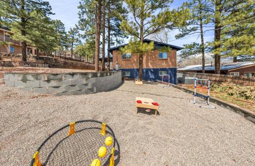 Flagstaff House | NEW I Mountain Views I Hot Tub I Lawn Games I Patio I BBQ