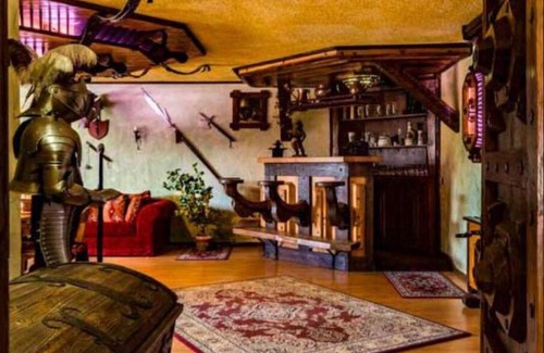Falkenhagen House | NEW! Knights' hostel to the falcon
