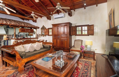 Tamarindo Villa | New listing, 3 bedrooms-gem in Tamarindo beach.