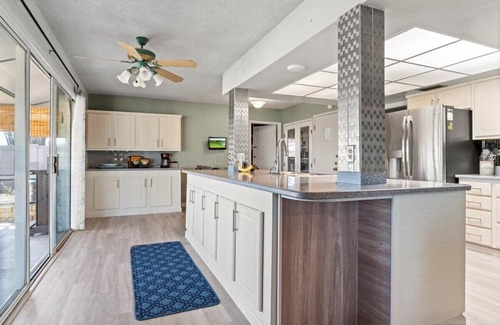 Phoenix House | New Listing! 55+ Community in Sun City West