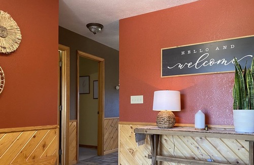 Blackduck House | *NEW LISTING* Cozy Vacation Home with Fireplace