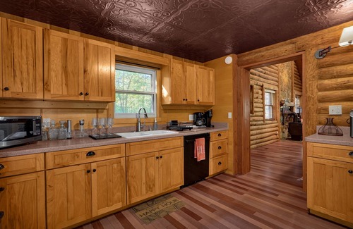 Lancaster Cabin | NEW LISTING! Mae's Place (2-Bedroom Cabin) - Pets Allowed by RedAwning