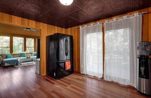 Lancaster Cabin | NEW LISTING! Mae's Place (2-Bedroom Cabin) - Pets Allowed by RedAwning