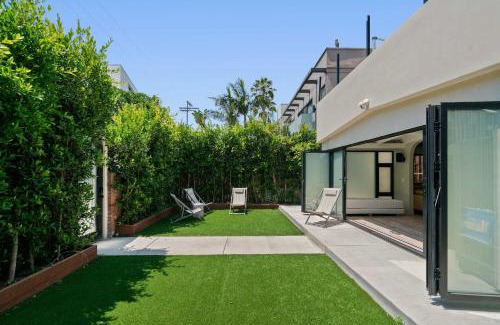 Marina Peninsula House | New Listing Marina Villa by Colby & Conrad