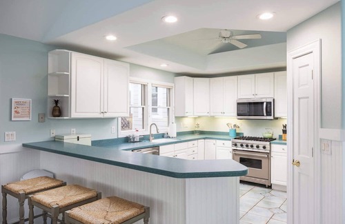 Duck House | New Listing! Semi Ocean Front with Pool & Hot Tub