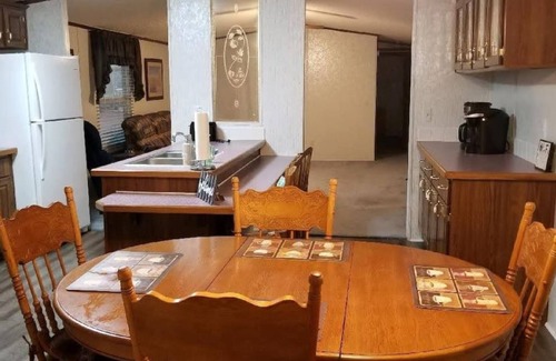 Fort Gaines House | *New Listing* Time Out Retreat is near Lake Eufaula & George T. Bagby State Park