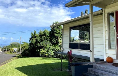 Hilo House | ** NEW! Lovely, Entire 3/2 Hilo Home, with Ocean View **