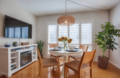 Village of La Jolla Condo | New lower rates amazing 1 bd condo - Walk to beach and village.