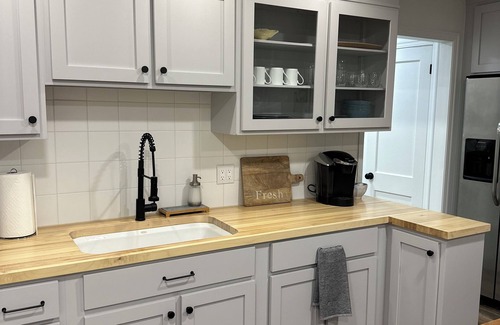 Ephrata Apartment | New! Lux 1BR APT at Square in Downtown Ephrata with WiFi, Mini Splits