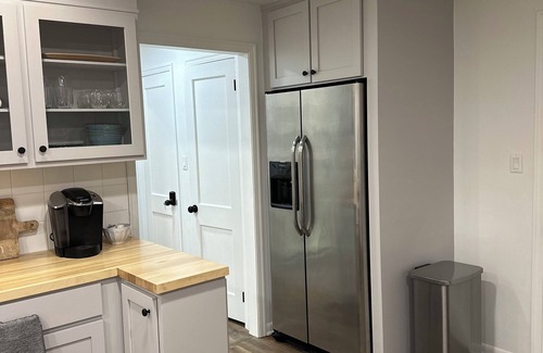 Ephrata Apartment | New! Lux 1BR APT at Square in Downtown Ephrata with WiFi, Mini Splits