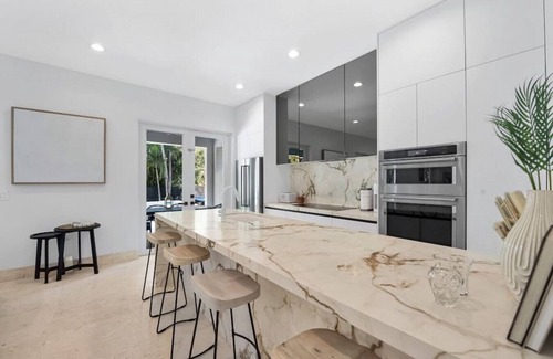 Coral Terrace Villa | New Lux Modern w/Pool, Jacuzzi, Billiards, B-ball