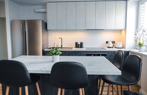 Haapsalu Apartment | NEW Luxury 3BR Apartment in Old Town, Free Parking
