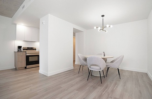 Quartier des Spectacles Apartment | New Luxury Unit in Heart of MTL 701 | Metro access