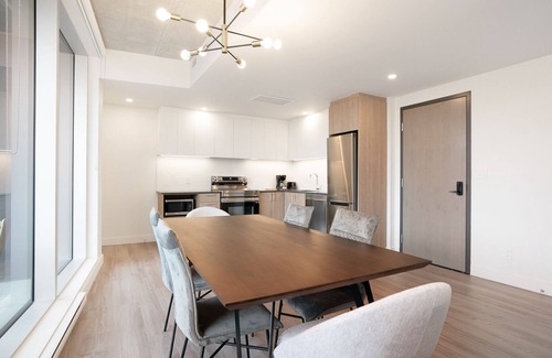 Quartier des Spectacles Apartment | New Luxury Unit in Heart of MTL 802 | Metro access