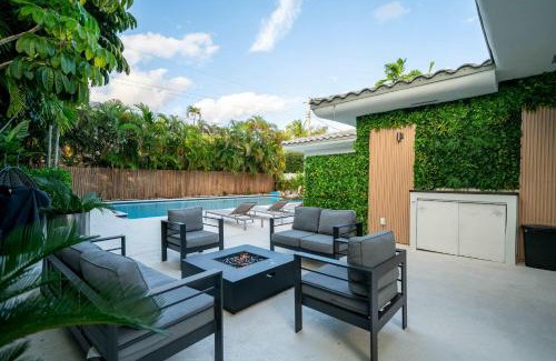 Biscayne Park Villa | New Luxury Villa Delilah Biscayne Park
