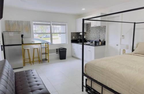 North Beach Apartment | New Mid Miami Beach apt free parking and beach access