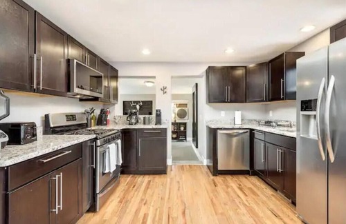 Arvada Plaza Area House | NEW! Modern 2 Bed/2BA House - walkable to Olde Town!