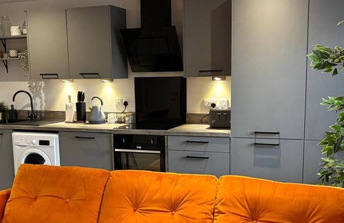 Holbeck Apartment | New Modern 2 bed Apartment - Holbeck Leeds - FREE GATED PARKING