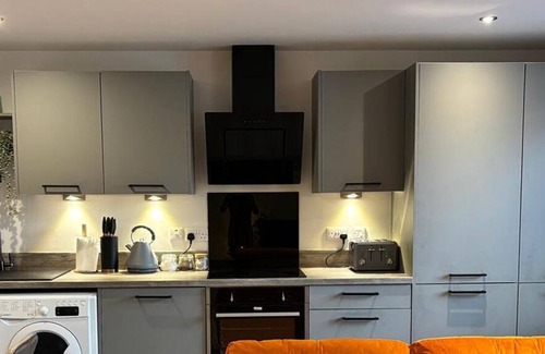 Holbeck Apartment | New Modern 2 bed Apartment - Holbeck Leeds - FREE GATED PARKING