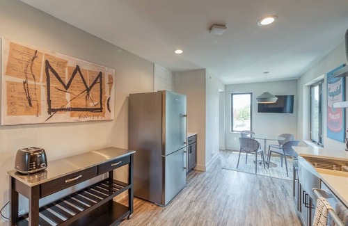 Burns Park House | New Modern 3 Bedroom Townhouse