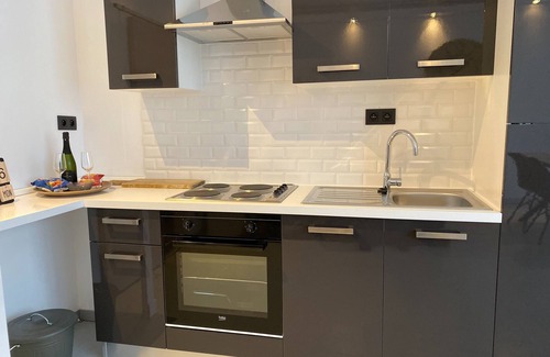 Zwijndrecht Apartment | New modern Apartment very close to ANTWERP CENTER and SPORTPALEIS!