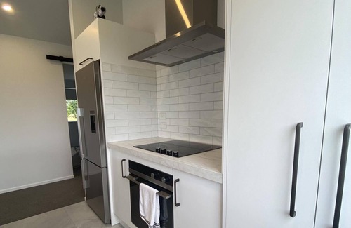 Taupiri House | New, modern, compfortable heaps of parking! Close to food, motorway & Gordonton