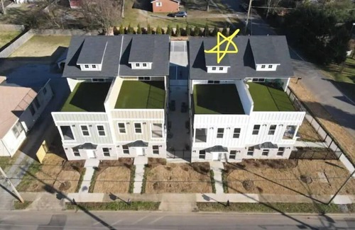 Murfreesboro House | New Modern Downtown Townhome with Rooftop Patio - 4 bed 4 bath