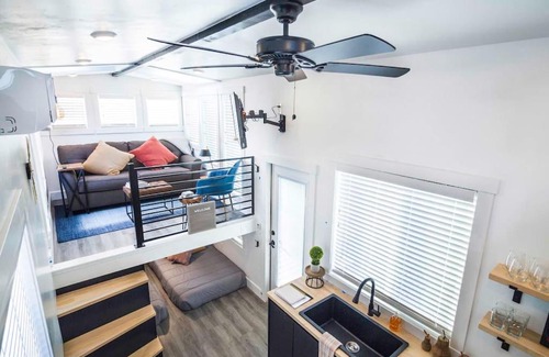 Apple Valley House | New modern & relaxing Tiny House w deck near ZION