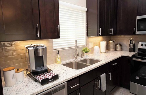 Menlo Park House | NEW Modern Retreat - In Luxury & Close To It All!