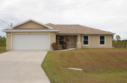 Westminister House | New Modern Vacation Home on a budget! Smart TV only. NO CABLE