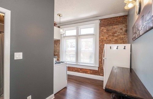 Newport Condo | *New* Monmouth Loft 1 | City Chic 1 BDR