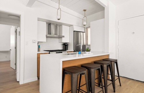 El Porto House | NEW! Ocean View Beach House Steps from the Sand