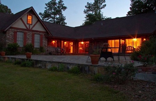 Folsom House | New Orleans northshore retreat. One hour from the city to tranquility.