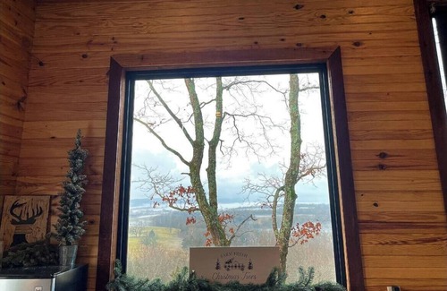 Hermann Cabin | NEW! Out On A Limb Treehouse