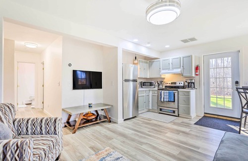 New Paltz Apartment | New Paltz Apt - 11 Mi to Poughkeepsie!