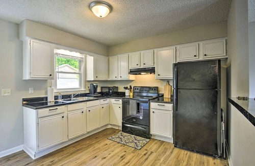 Greensboro House | NEW! Pet-Friendly Home - 2 Mi to UNC Greensboro!