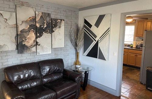 East Hartford House | New!Quaint & Convenient Hideaway: Great Location