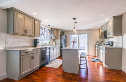 Sandwich House | NEW RATES Walk to Beach and will accept dogs